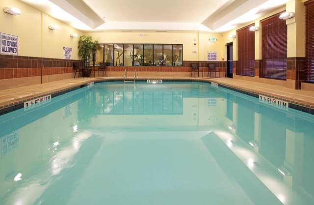 2 Bedroom | Free Wi-Fi + Breakfast, Pool, Gym.