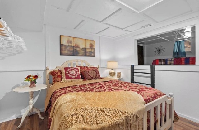 2 Bedroom, Private Garden Level basement apartment, Centrally located!