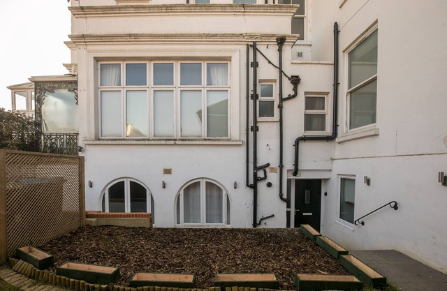 2 Bedroom Luxurious flat in Kingston