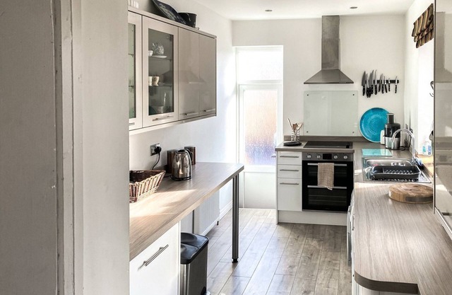 2 bedroom accommodation in Cullercoats, near Newcastle Upon Tyne