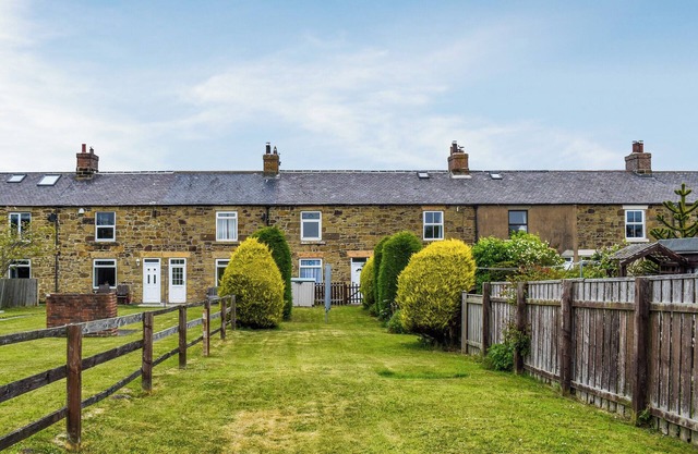 2 bedroom accommodation in Port Mulgrave, near Whitby