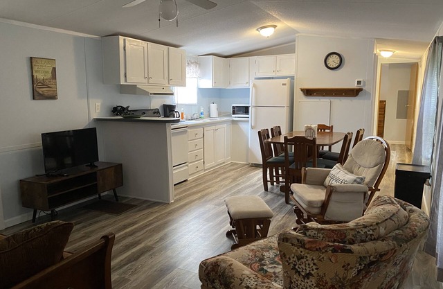 2 bedroom home located near Watts Bar Lake