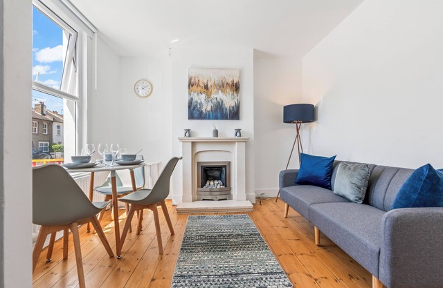 2 Bedroom House | Close to Bromley South Station | Free Parking