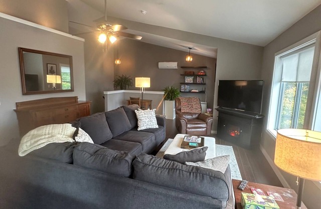 2-bedroom house in charming West Chazy with AC, WiFi