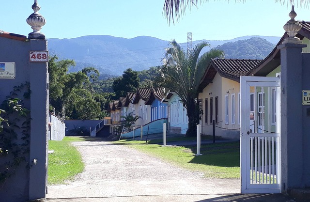 MAISON 2DORM EN CONDOMINIUM POUR JUSQU'À 10 PERSONNES. ACCÈS À PIED À LA PLAGE DE MARANDUBA