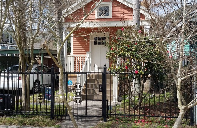 2 bedroom house near Tulane