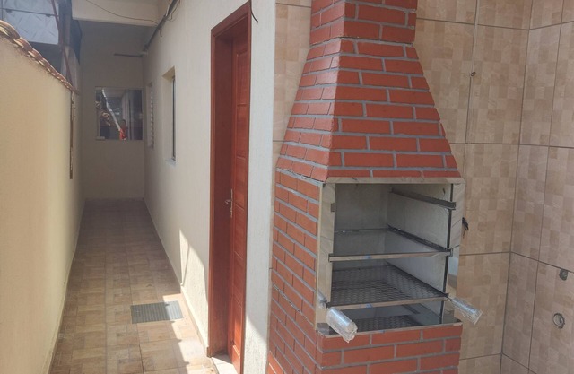 2 Bedroom House with Barbecue 2km from Tupi x Ocian Beach