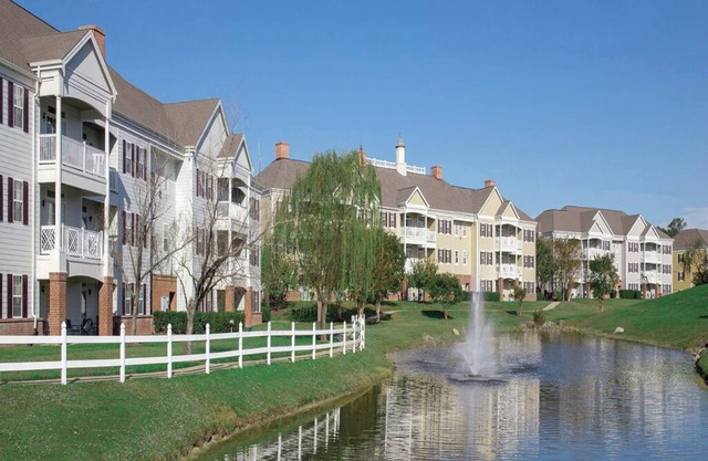 2 Bedroom Lockoff Unit, 2 LR, 2 Kitchens, in WIlliamsburg at Governors Green!