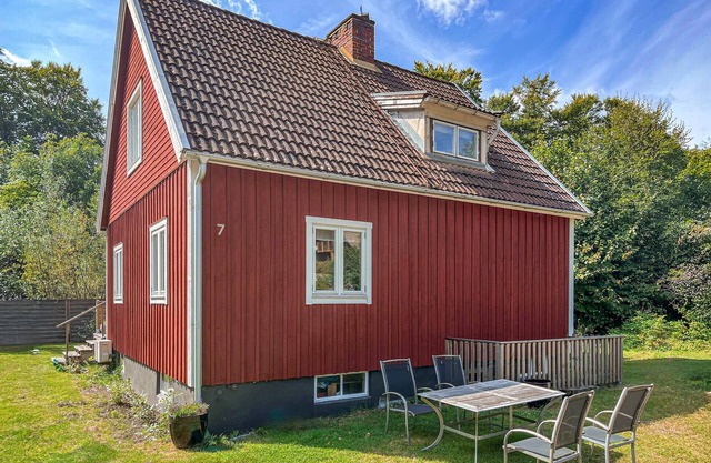 2 bedroom lovely home in Vittsjö