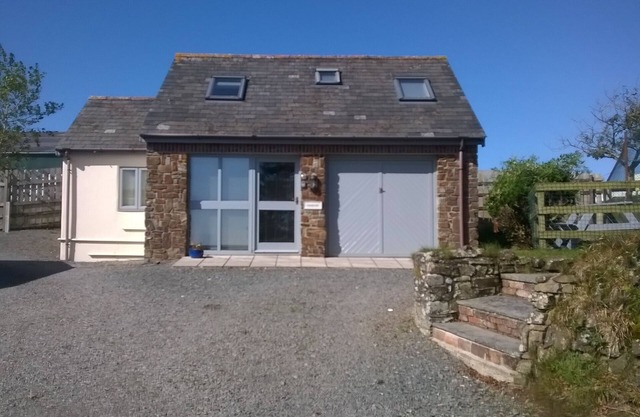 2 bedroom modern property in peaceful location close to the golf course
