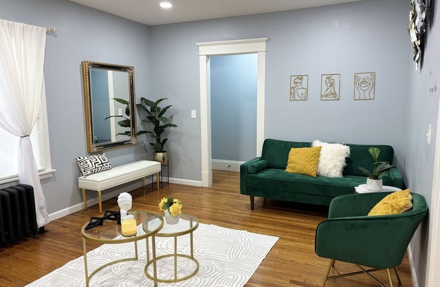 2 Bedroom Pet Friendly-near Hospitals, Six Flag, Big E