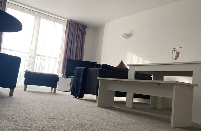 2 bedroom near ocean village Marina port apartment