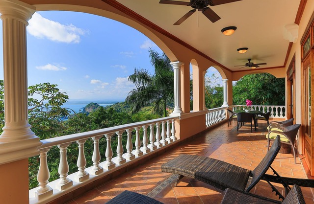 Condo de luxe 2 chambres avec vue sur l'océan au coeur de Manuel Antonio