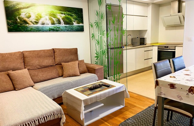 ATTIQUE 2 CHAMBRES (3 LITS) AVEC TERRASSES