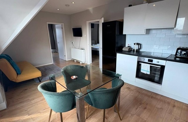 2 Bedroom Penthouse St Albans City Centre - stay right in the heart of the city