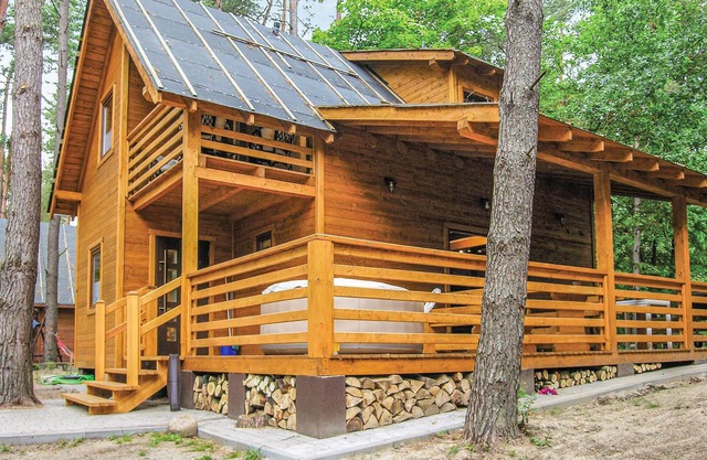 Belle maison à Ostroda avec jacuzzi