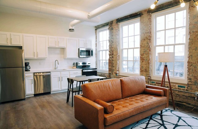 2 Bedroom Suite, 2 Queen Beds