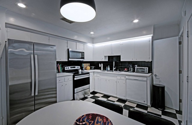2 Bedroom Unit Near Everything in Fondren Jackson
