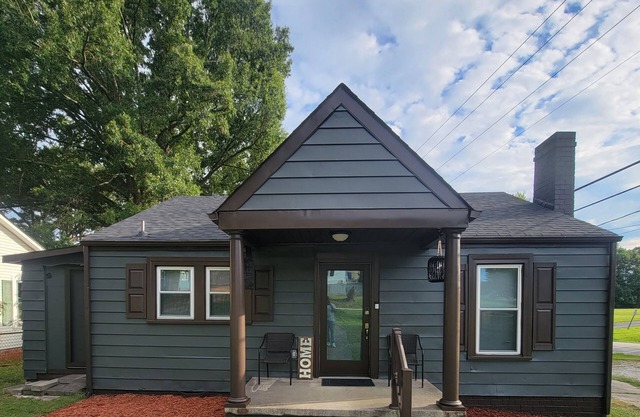2 BEDROOM Vacation Home Like No Other Near Highway and Downtown Area.