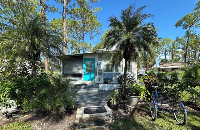 2-bedroom Venice home with pool, hot tub, fitness room,WiFi Myakka River access