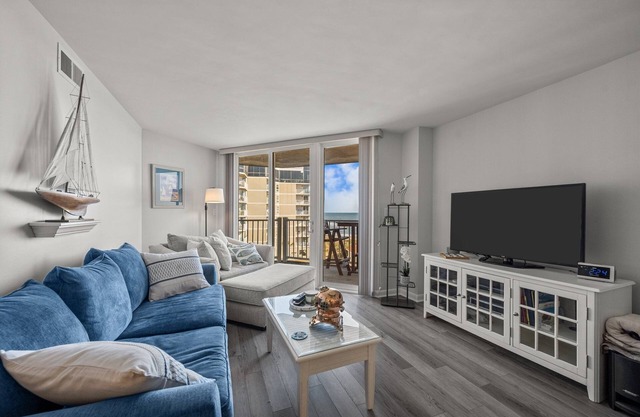 Updated Condo w/ Ocean Views in St Regis! Pools, Restaurant, Arcade & More!
