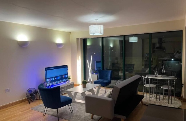 2 bedrooms, 2 bathrooms, 1 living room with a stunning Penthouse City View