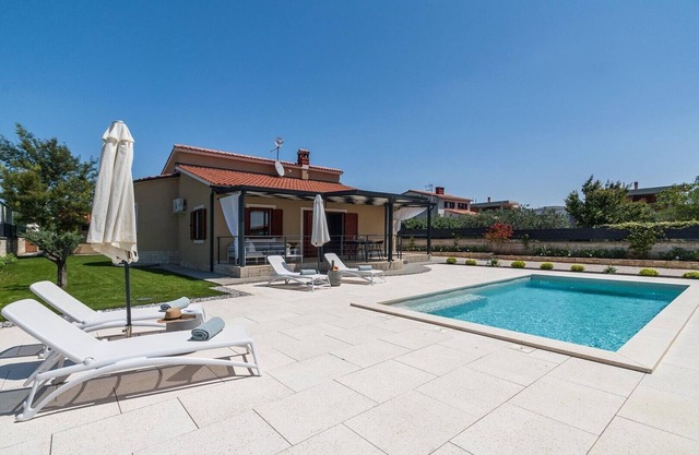 2 bedrooms, 2 bathrooms, fitness, 5 km from the sea.