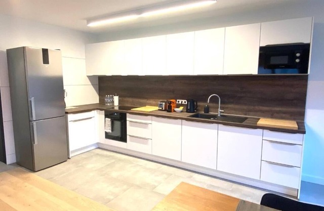 2 Bedrooms Flat in Center with Parking