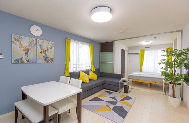 2 bedrooms in the 40 Westernstyle room which can be used by 2 families / Hashima Gifu
