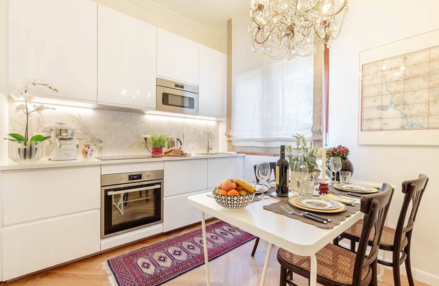 2 bedrooms, Terrace and Private Parking in Lucca