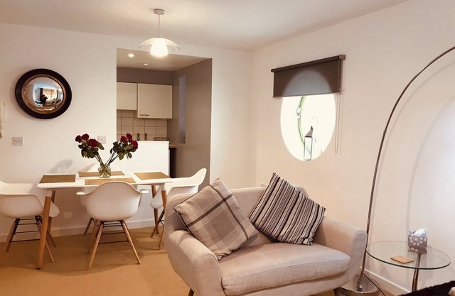 2 Bedroon Dockland Apartment with free parking