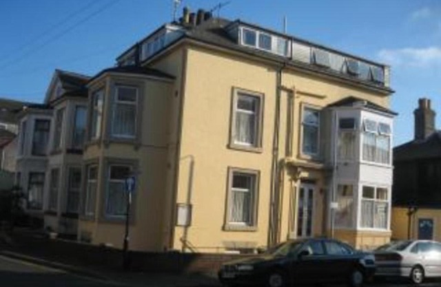 2 berth ground floor flat Apsley 2
