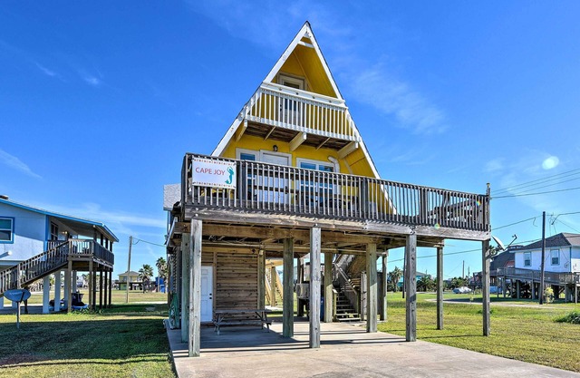 NOUVEAU! Bungalow A-Frame w / Deck - 2 pâtés de maisons de la plage!