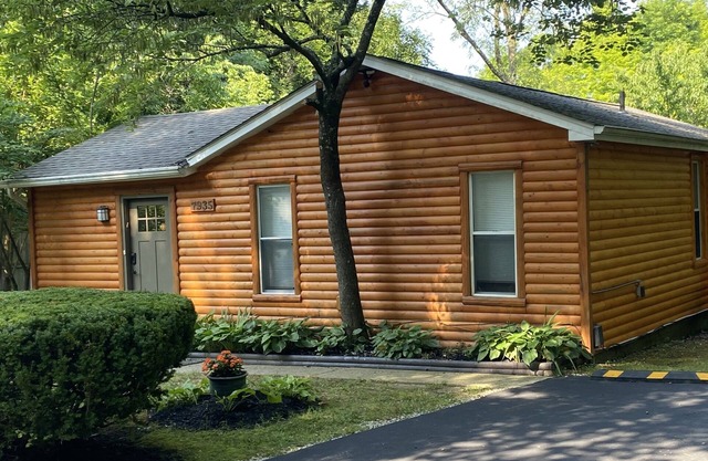 Family-Friendly, house in wooded setting with private back yard, deck, hot tub.