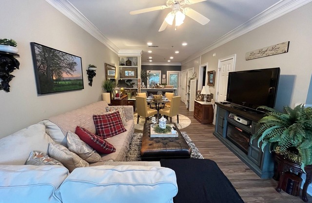 2 BR/ 2.5 BA Condo in the Highlands at Woodlake..