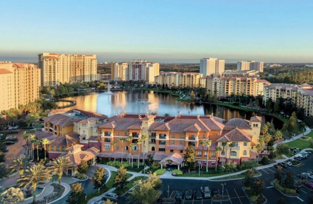 2 BR -Bonnet Creek Pools, Dining, Pirate Ship Slide, Mini Golf