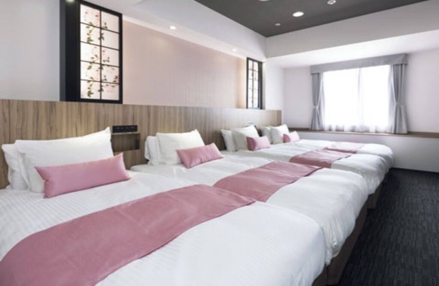 2 BR Family hotel with WiFi, AC, laundry, in enchanting Shinjuku City