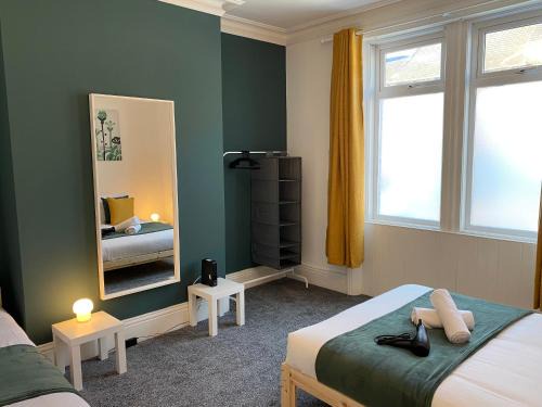 2-br Home In Gateshead For Family And Friends