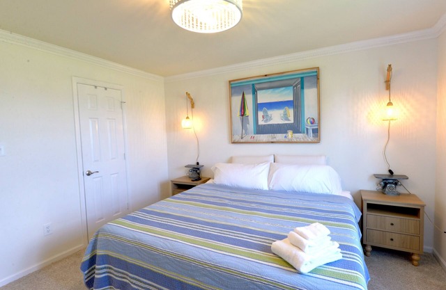 2 BR Kitty Hawk Condo: Heat/AC, WiFi, Pool, Tennis & Pickleball Near Ocean