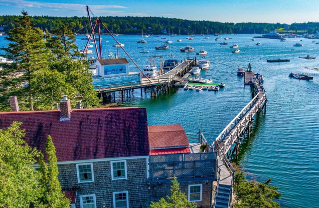 2 BR On The Water in a 1830s Dockhouse! [Main Sul]