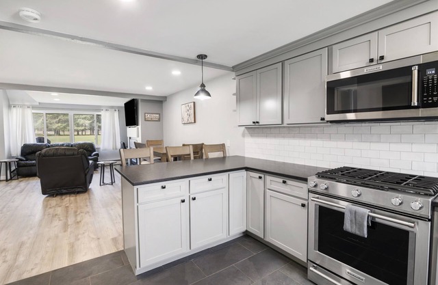 2 BR Village Green, Rec Path! Fantastic Location!