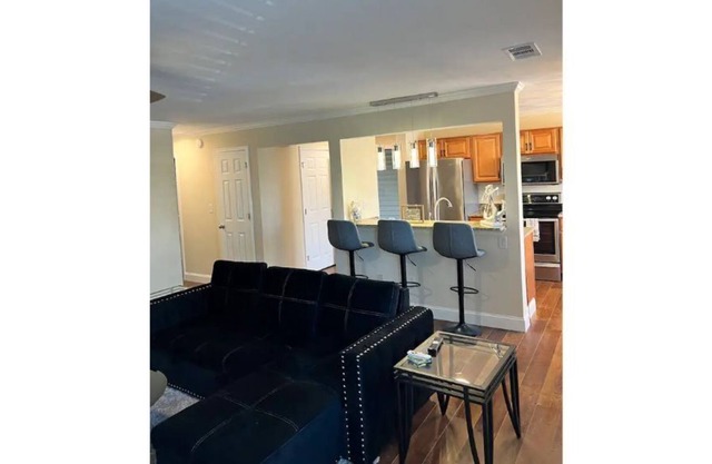 2 Brand New King size beds 2 Full baths Condo!