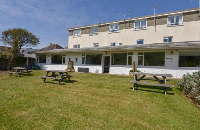 2 Brook Cottages