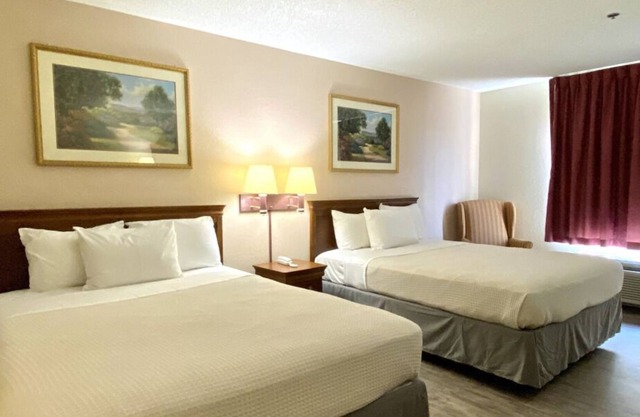 2 Budget-Friendly Units, Near Riverfront Attractions & Restaurants, Free Parking