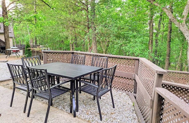 2 Cabins in One! Sleeps 22, Cabins on Indian Point