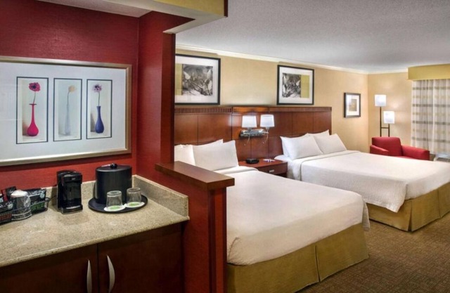 2 Classy Units! FREE Parking, Pets Allowed, Close to USS Constitution Museum!
