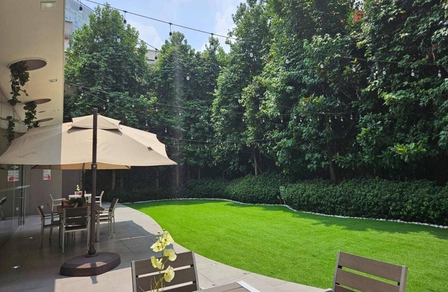 2 Comfortable Units! Steps from Art & History Museums, Parking Onsite