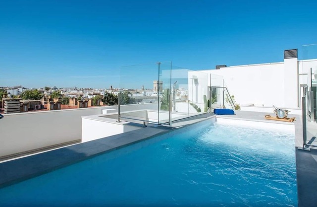 2 Contemporary Units, w/Kitchen, Near Andalusian Contemporary Art Center
