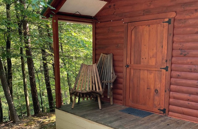 #2, Delightful cabin with AC in Beattyville - Perfect for a getaway