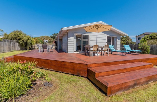 2 Dixon St, Surf Beach